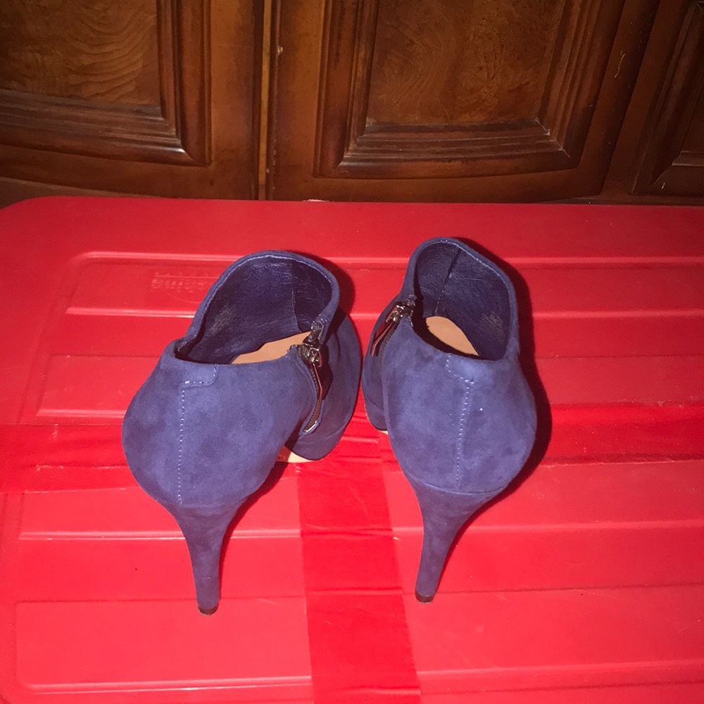 Shoes - Picture 4 of 5